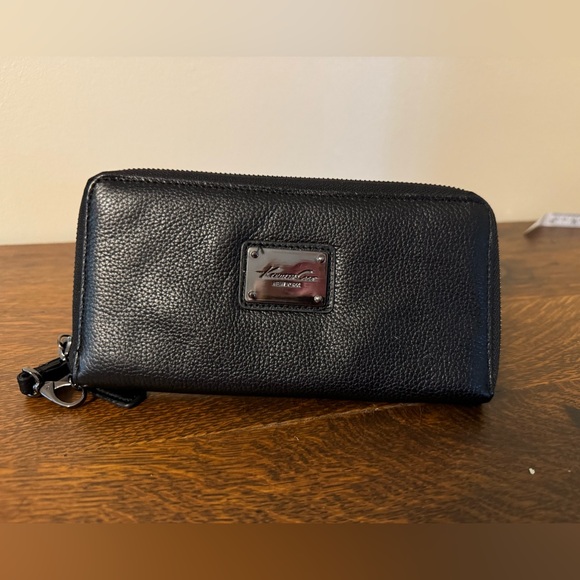 Kenneth Cole Wallet - Picture 1 of 6